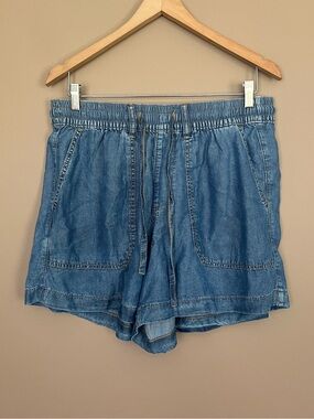 {Torrid} High-Rise Pull-On Chambray Shorts in Medium Wash - Womens M/L - NWT
